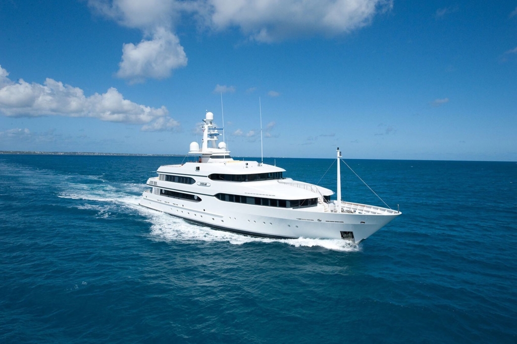 yacht2-2000-1330-300